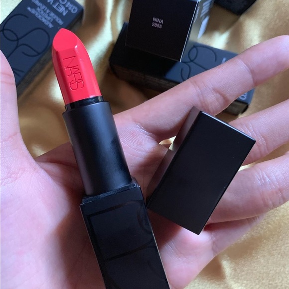 ᘉᗅᖇS
 AUDACIOUS LIPSTICK 🖤 NINA 2855 - Picture 7 of 8